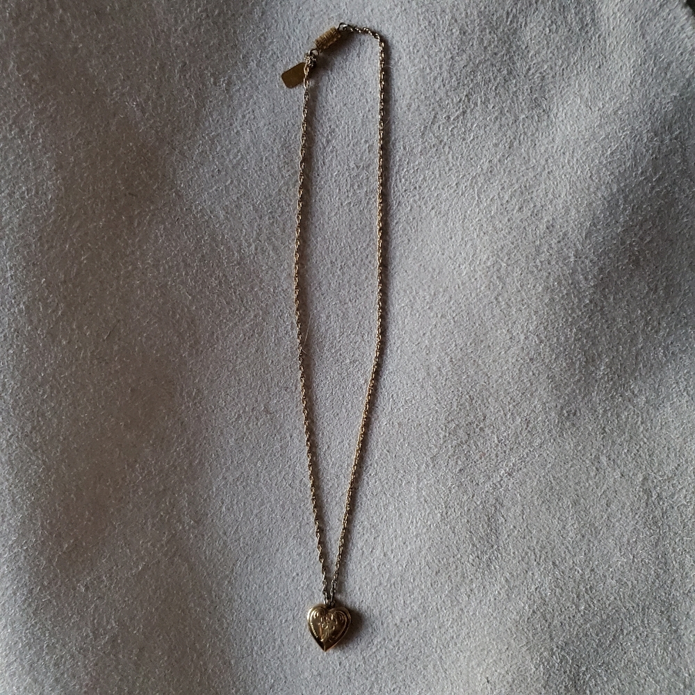 Small Gold Locket - Picture 2 of 7